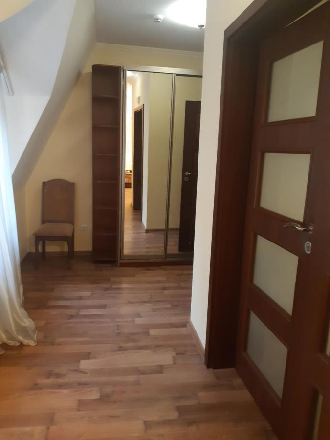 Затишна Оселя В Центрі Львова Lviv Ngoại thất bức ảnh