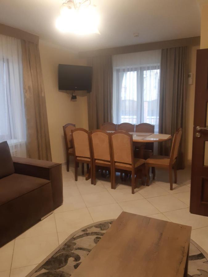 Затишна Оселя В Центрі Львова Lviv Ngoại thất bức ảnh